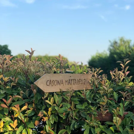 Cascina Mattarelle 4* 몬잠바노